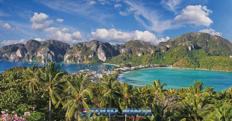 snorkeling-tours-phi-phi-2 snorkeling tour visiting phi phi islands and enjoying the stunning view from the famous phi phi view point