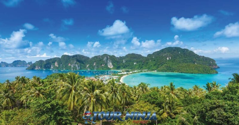 snorkeling-tours-phi-phi snorkeling tour visiting phi phi islands and enjoying the amazing view from the famous phi phi view point